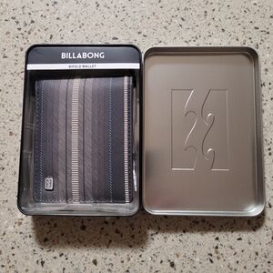 BILLABONG Mens Multicolor Bifold Wallet With Tin Gift Box, Surfer Beach Ocean